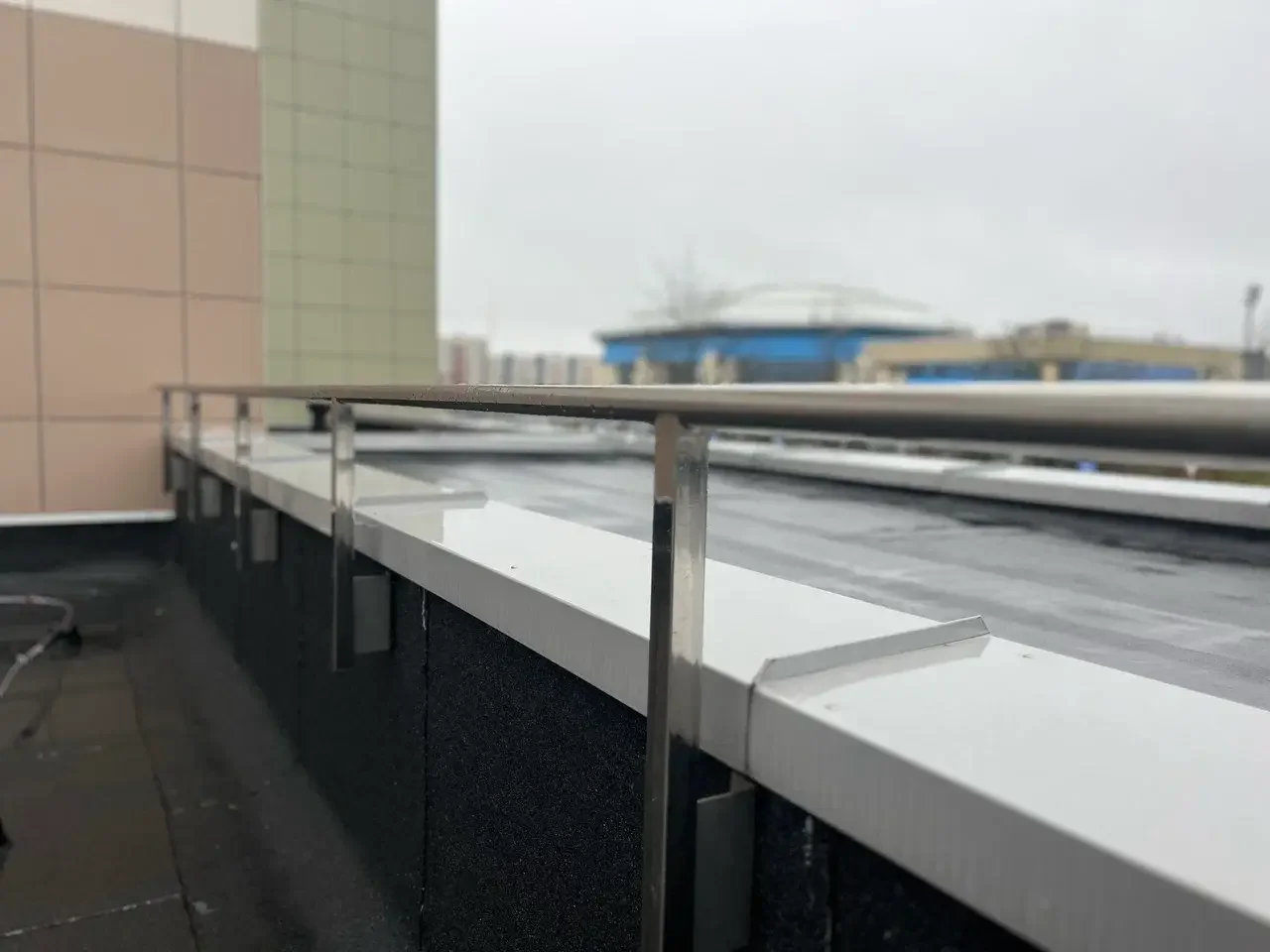 Ограждения, перила, поручни