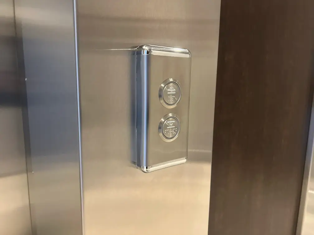 Лифтовые портали из нержавеющей стали 2