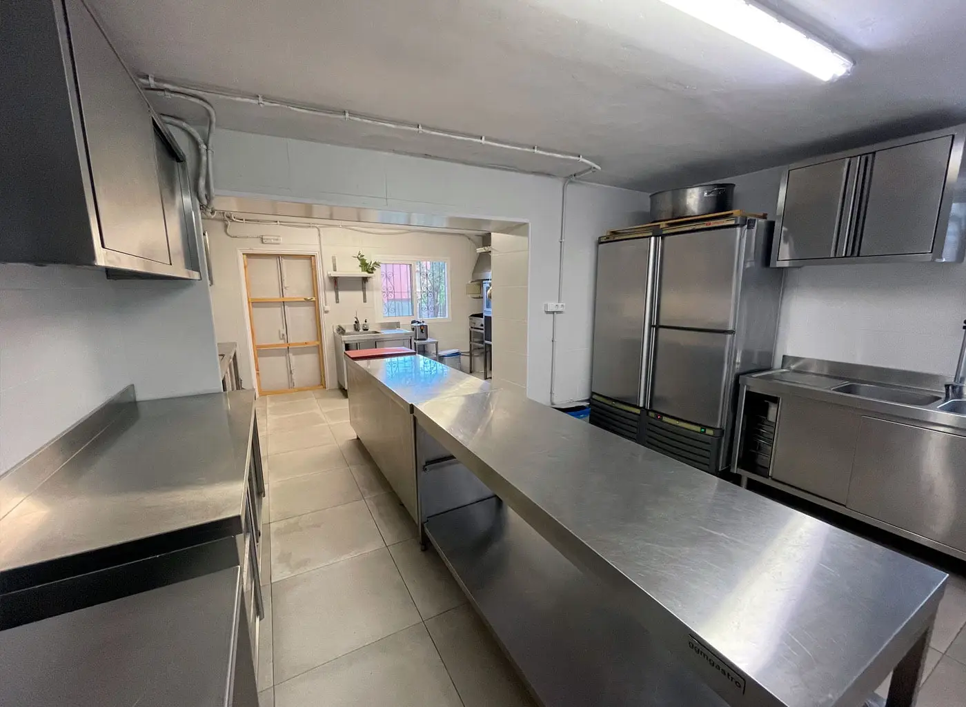 Столы из нержавеющей стали 3