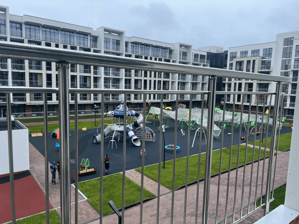 Балконные ограждения для жилых комплексов и многоквартирных домов