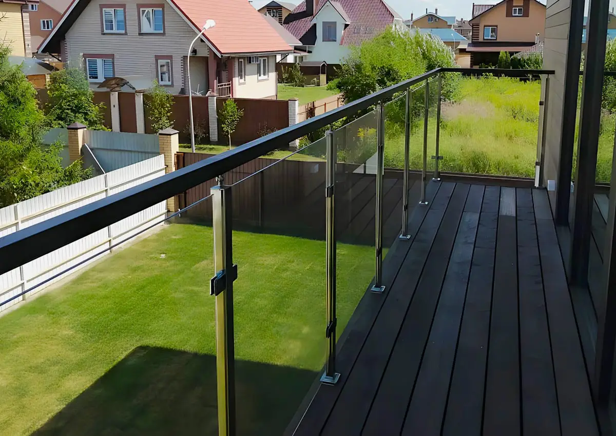 Балконные ограждения из стекла