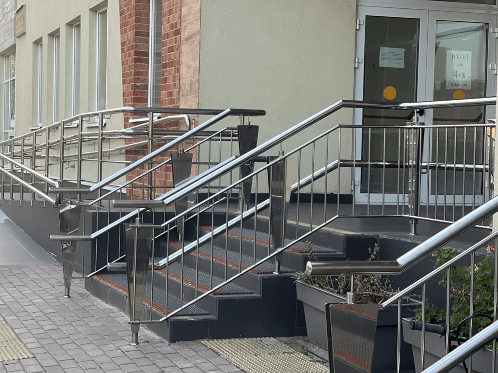 Лестничные ограждения для входных групп и крылец
