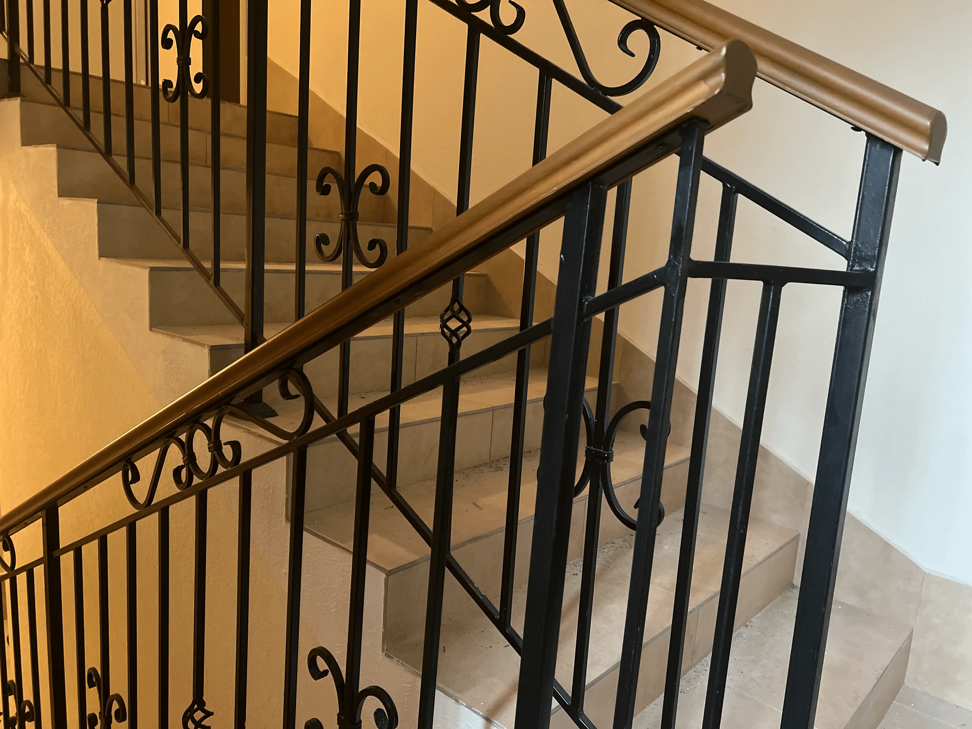 Лестничные ограждения из черного металла — 3