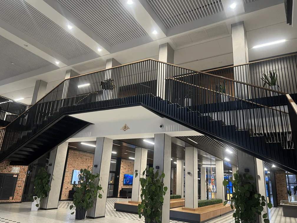 Лестничные ограждения из черного металла — 6