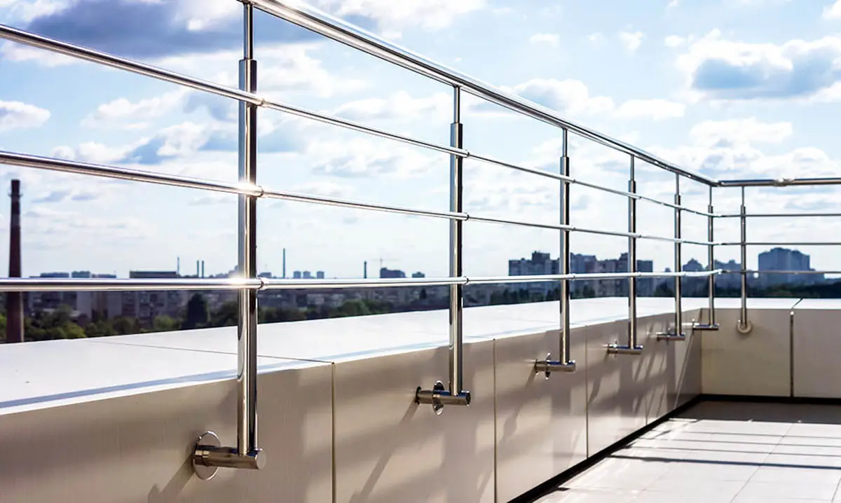 Ограждения кровли из нержавеющей стали