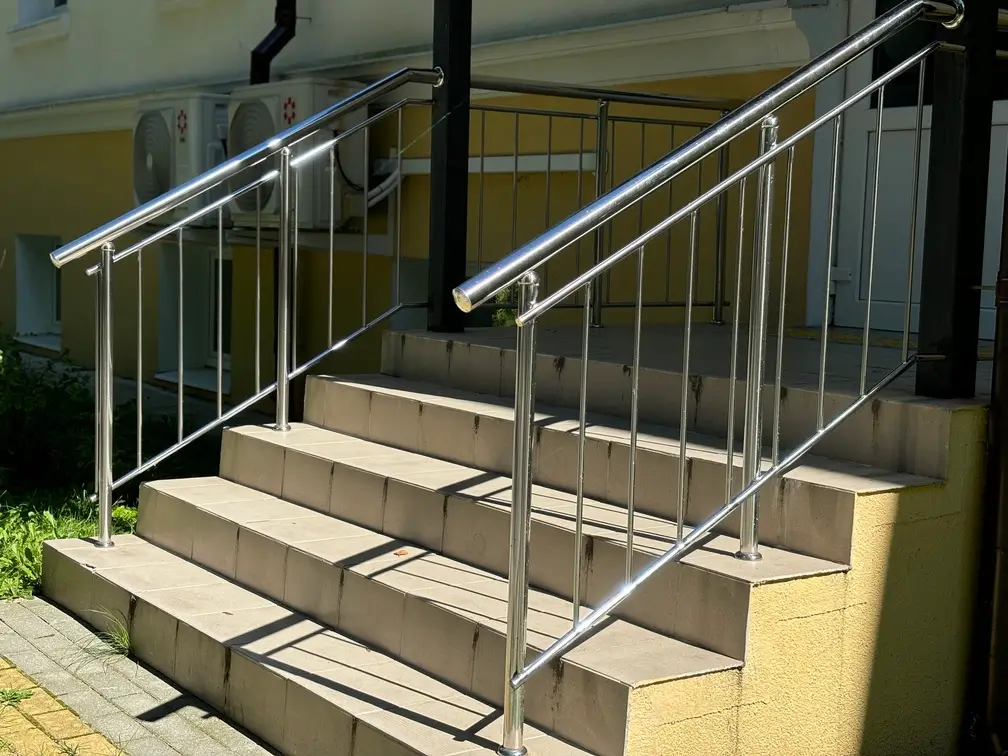 Ограждения входной группы из нержавеющей стали