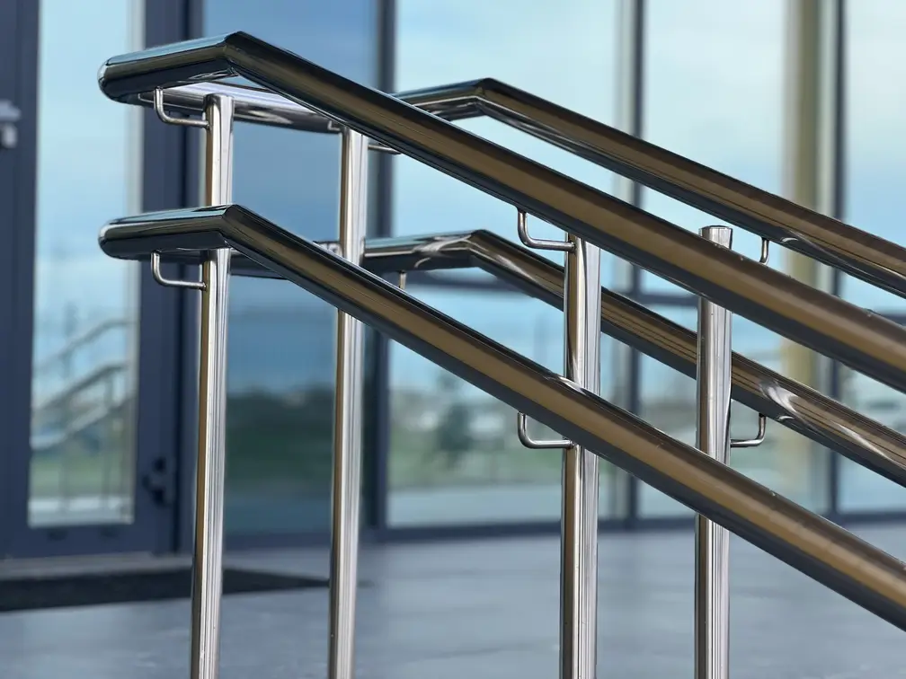 Ограждения входной группы из нержавеющей стали