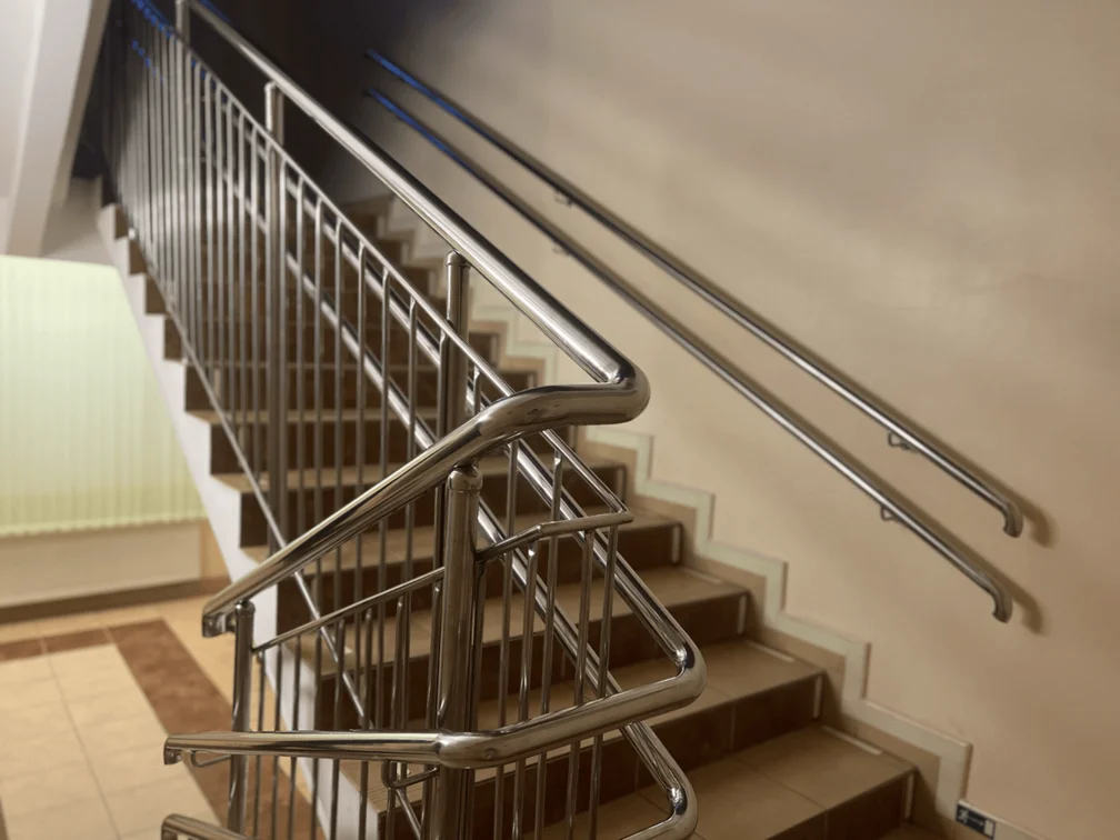 Поручни для школ и детсадов